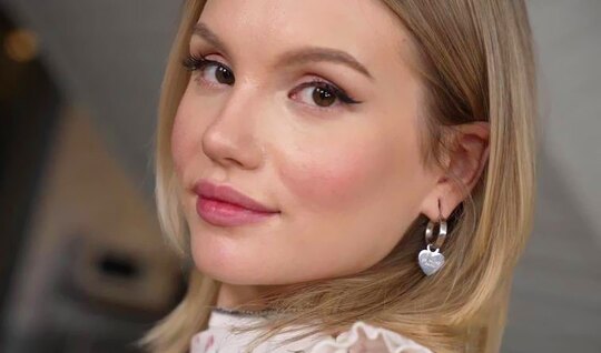 Пригласил в гости трех подруг и устроил с ними веселую групповушку