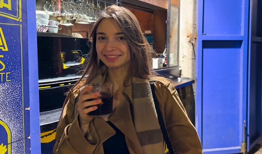 Пригласил в гости трех подруг и устроил с ними веселую групповушку