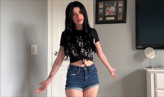 Пригласил в гости трех подруг и устроил с ними веселую групповушку