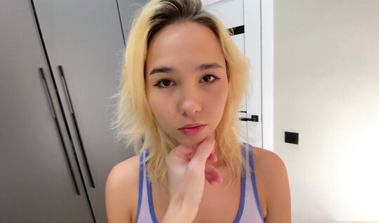 Пригласил в гости трех подруг и устроил с ними веселую групповушку