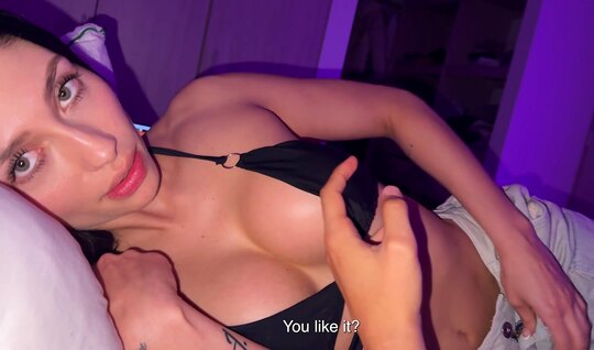 Пригласил в гости трех подруг и устроил с ними веселую групповушку