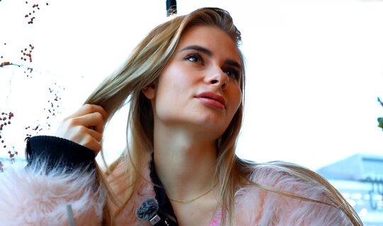 Пригласил в гости трех подруг и устроил с ними веселую групповушку