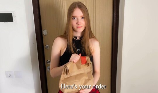 Пригласил в гости трех подруг и устроил с ними веселую групповушку