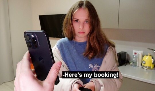 Пригласил в гости трех подруг и устроил с ними веселую групповушку