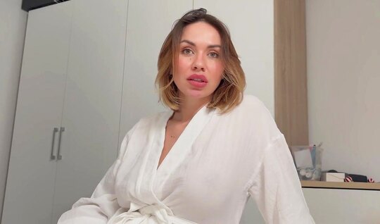 Пригласил в гости трех подруг и устроил с ними веселую групповушку