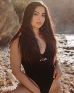 Ариана Ван Икс